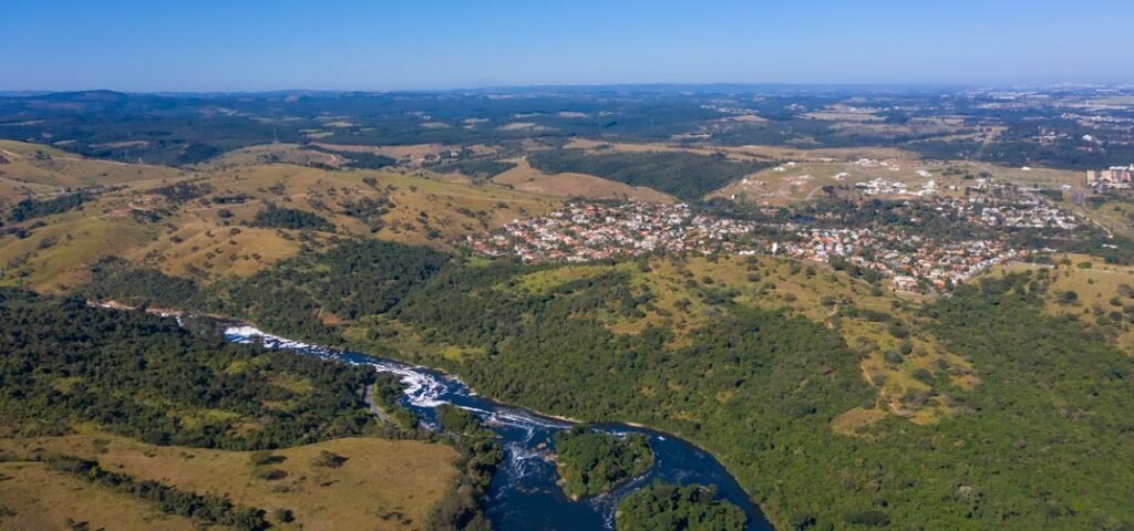 bhaus-journal-por-que-morar-em-itu-capa-rio-itu-cidade-floresta